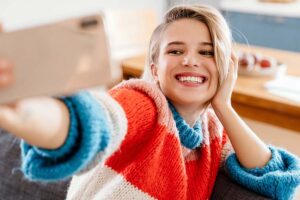 Jakie wady zgryzu można leczyć nakładkami Invisalign®?