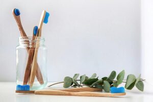 Szczoteczka soniczna czy manualna? Co naprawdę działa na co dzień?