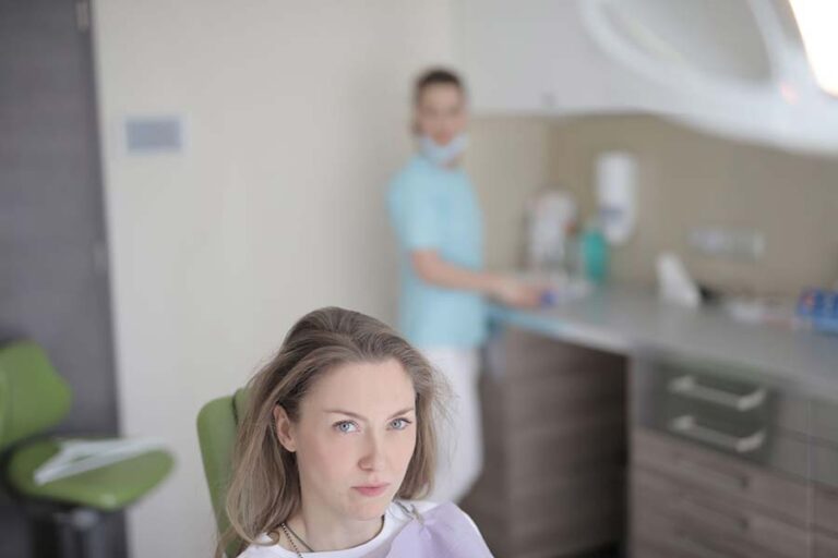 Jak pokonać strach przed dentystą - sprawdzone sposoby na spokojną wizytę